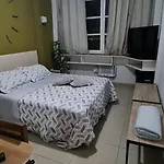 A lazer ou a trabalho fique em Botafogo em frente à Praia e ao Pao de Acúcar